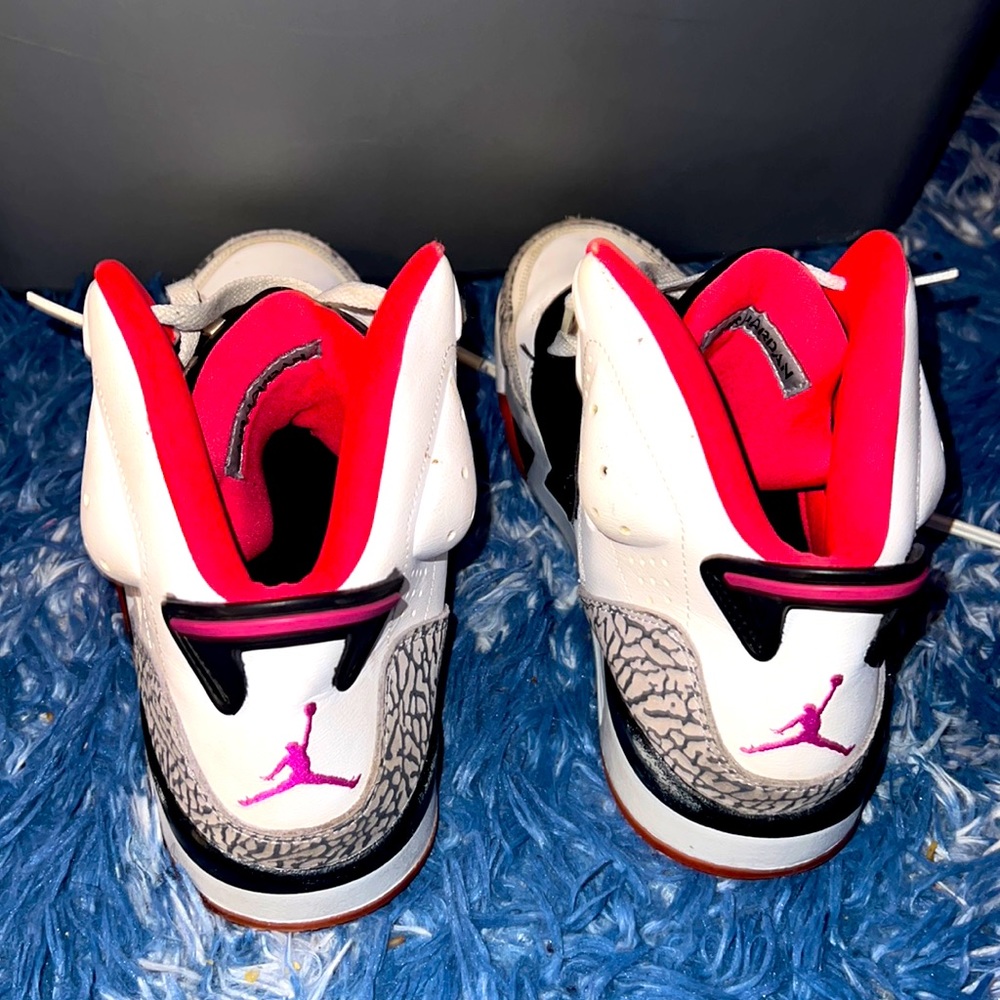 Air Jordan - Picture 4 of 5